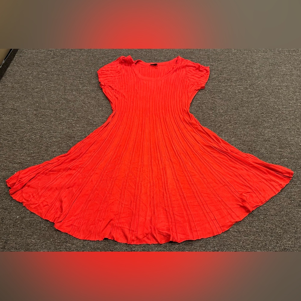 Torrid Sz 2 (18-20) Vibrant Red Crinkle knit holiday party Pleated Dress